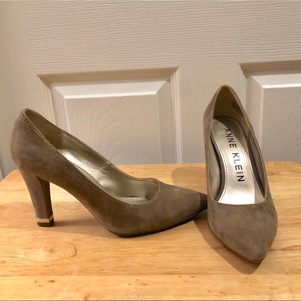 SOLD - Picture 2 of 6